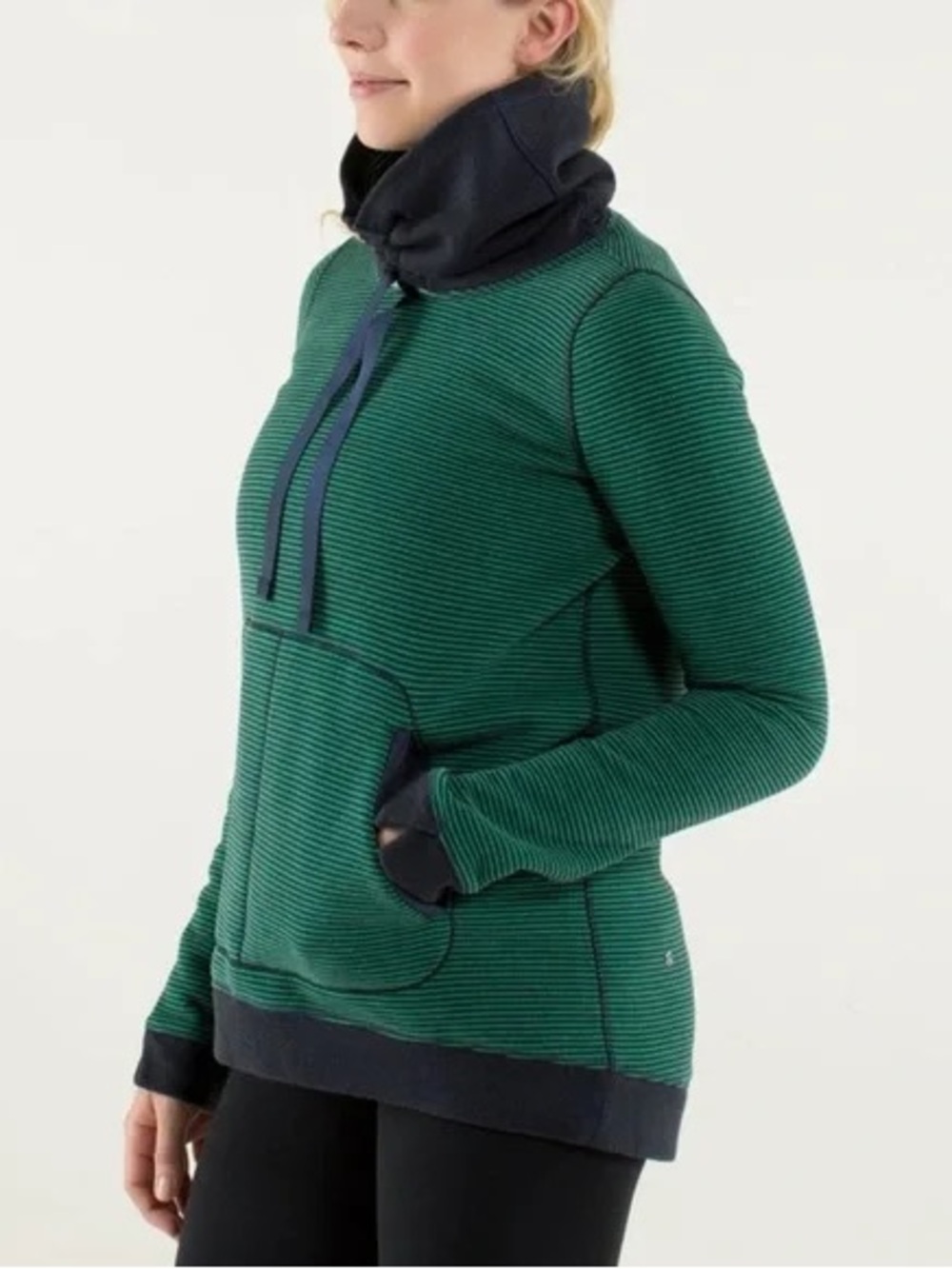 Lululemon Avenue pullover in green and navy blue